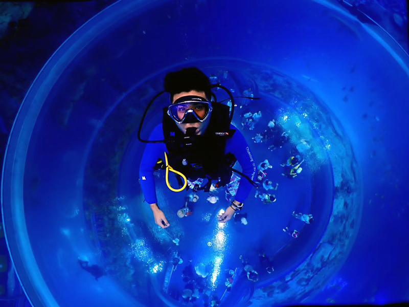 如何控制中性浮力？