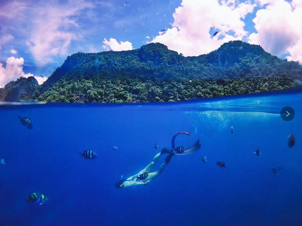 潛水拍照新姿勢，放下你的剪刀手，我們來這樣拍